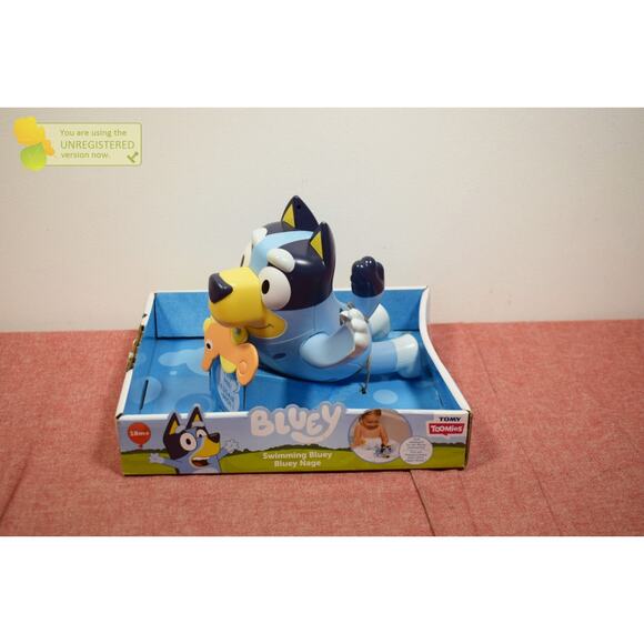 Tomy Swimming Bluey Bath Toy with Seahorse - Picture 2 of 5